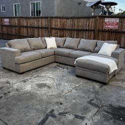Arsh Brown Sectional Couch 