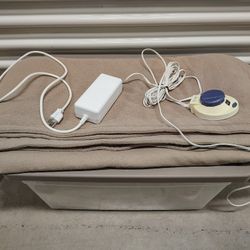 Heat Blanket 12 Volt. $5