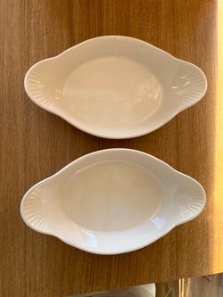 au gratin dishes homeworld by stanley roberts. very good condition no chips or cracks