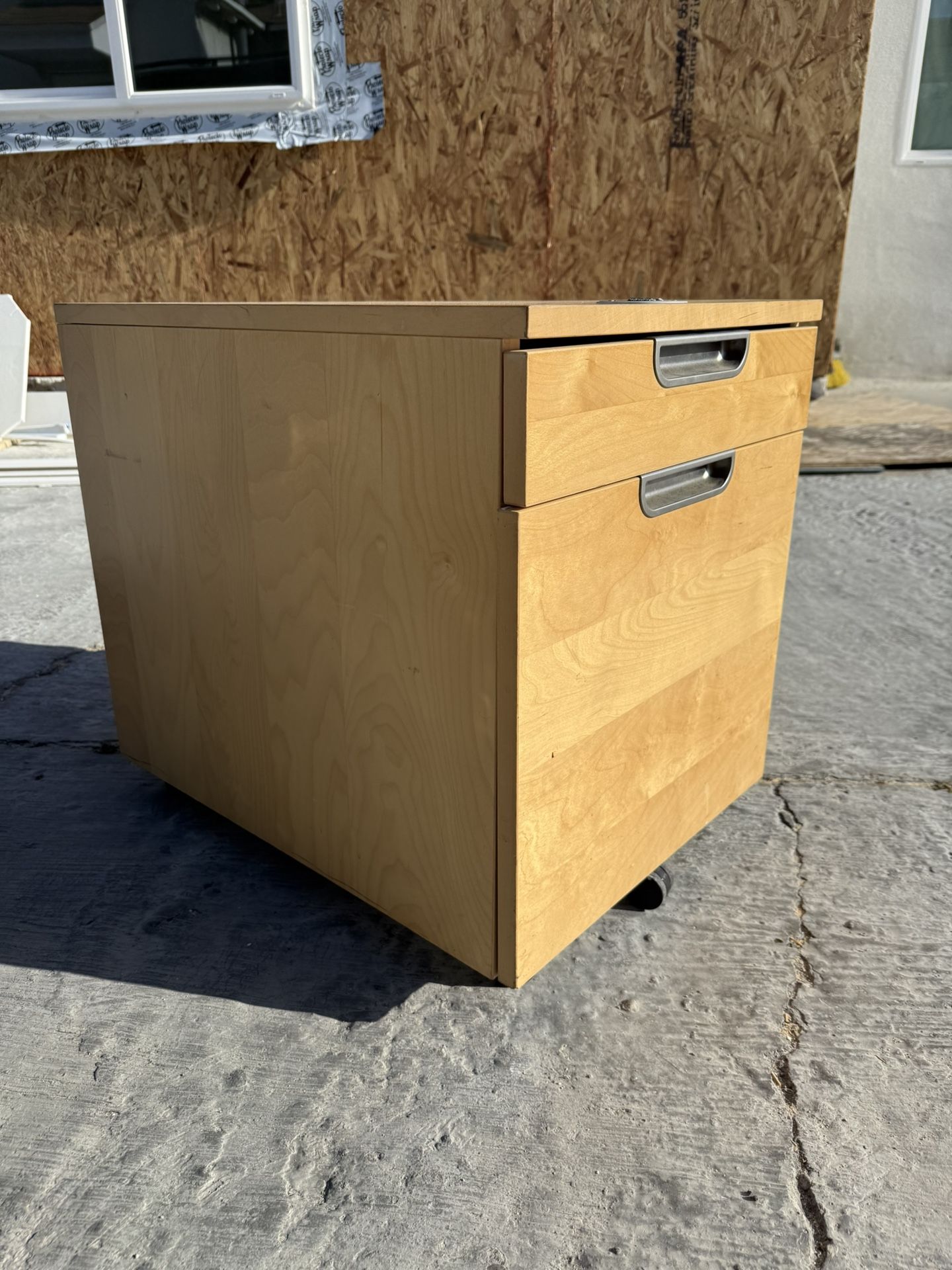 Filing Cabinet With Lock