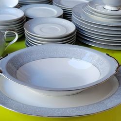 62 Pieces - 8 Seats Senyei Fine China Dinnerware "Contessa" Pattern # 473