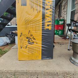 12-in Sliding Compound Miter Saw