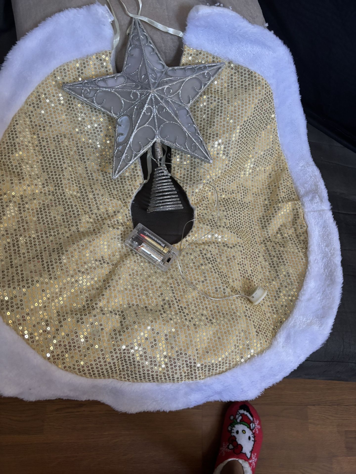 Tree Skirt & Tree Topper