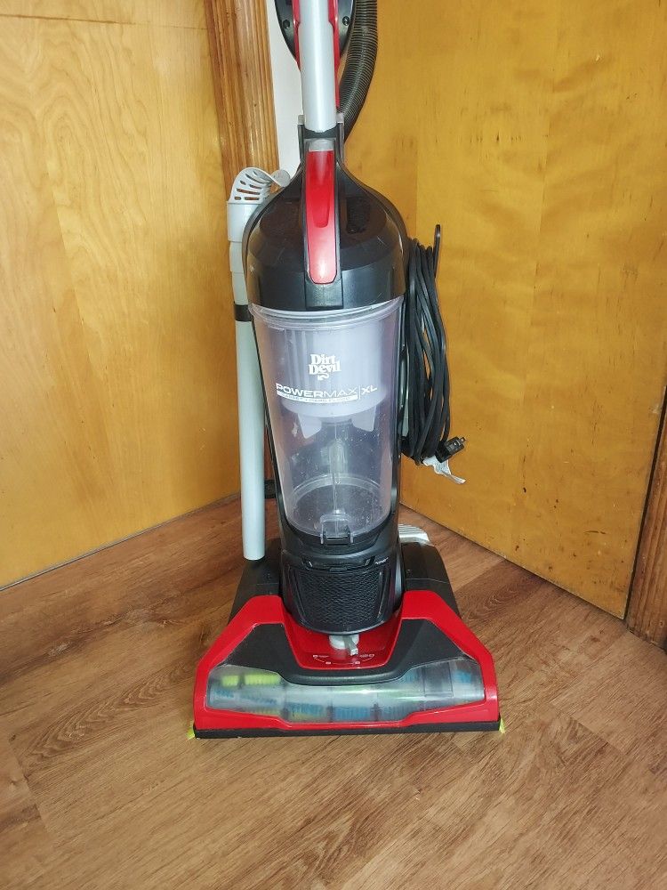 Vacuum Cleaner Dirt Devil Royale Featherlite Powermax Upright Bagless Vacuum Cleaner Assembly With Hose Assembly Wand Assembly Complete Set Of Attachm