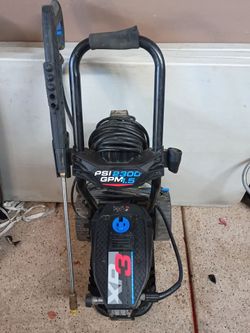 PRESSURE WASHER LIKE NEW (electric)