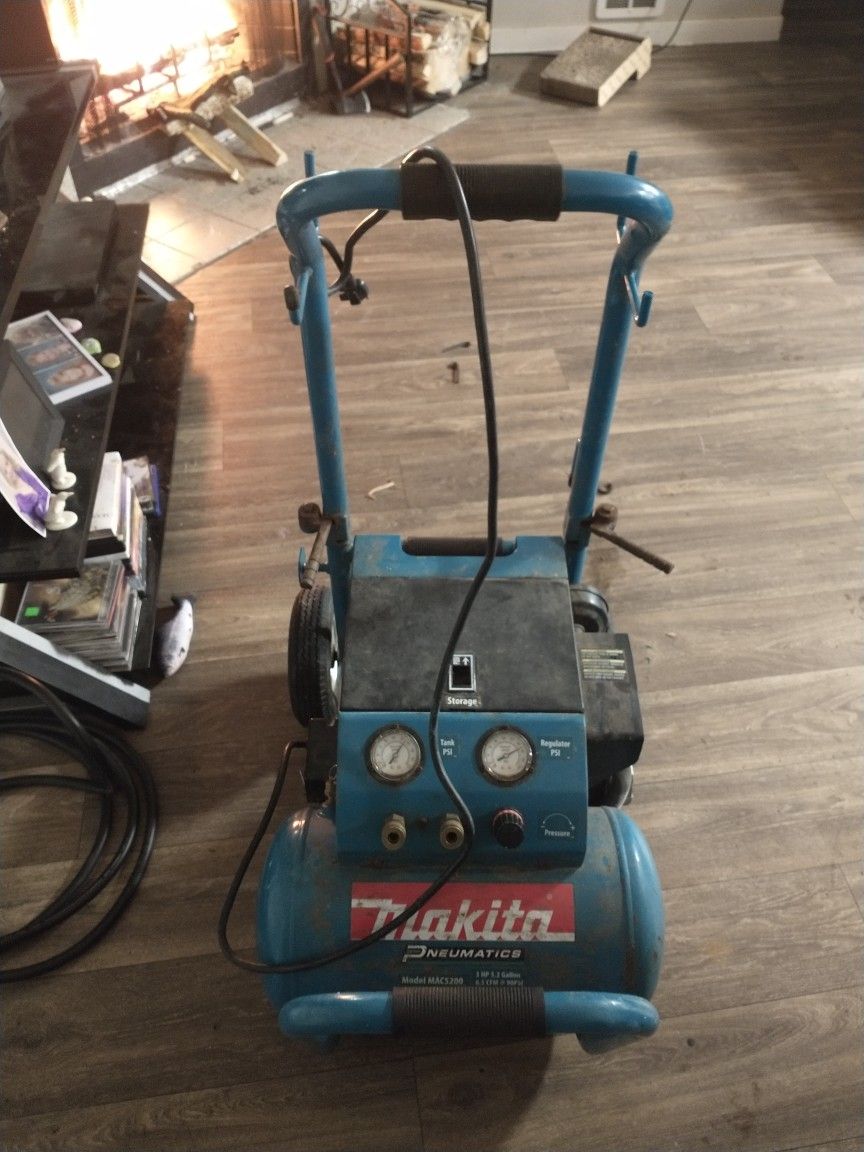 Makita Compressor