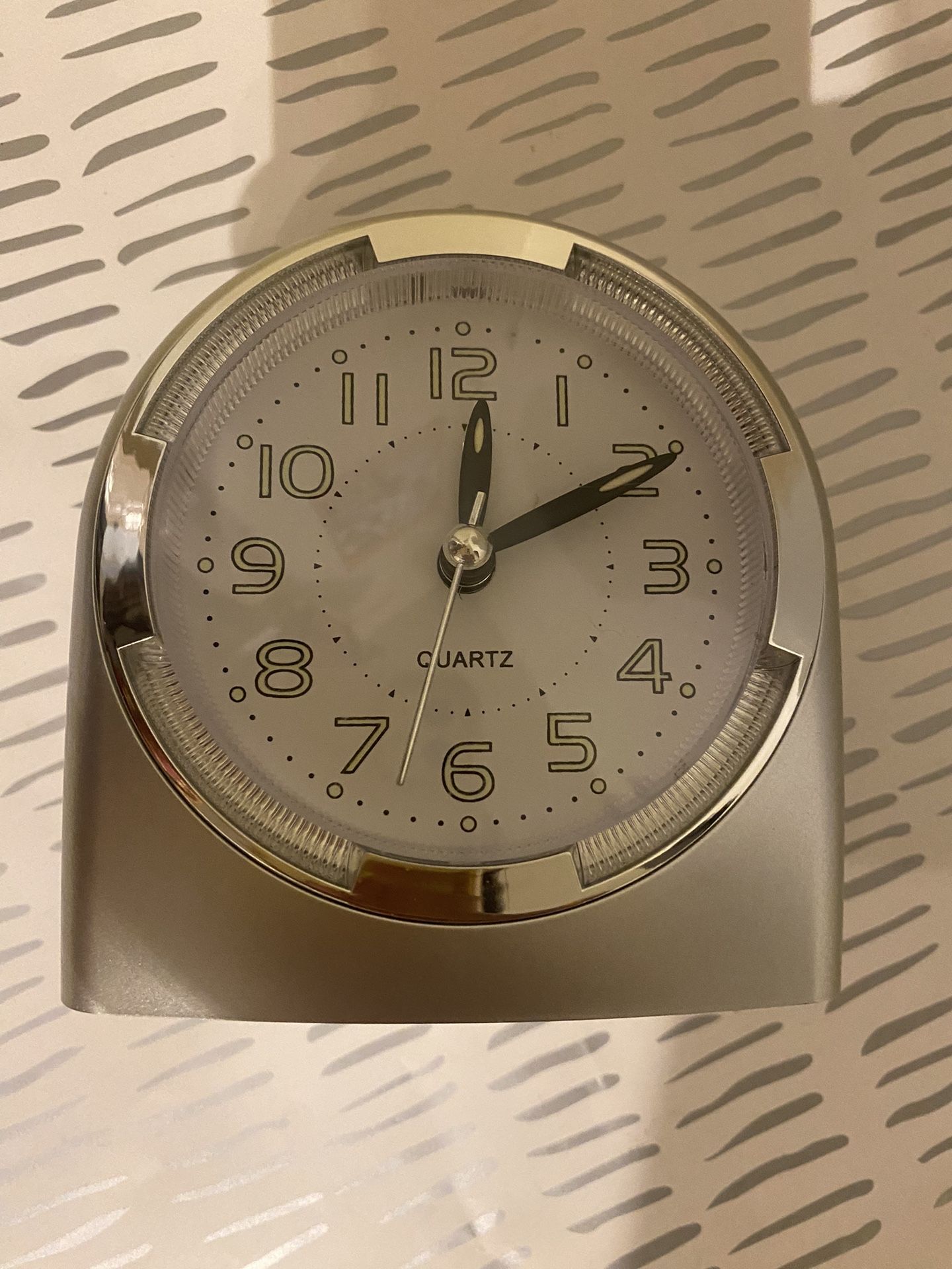 Quartz Alarm Snoozing Clock