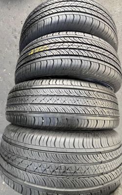 225 65 17 vendo un set de llantas usadas en excelente condición marca continental