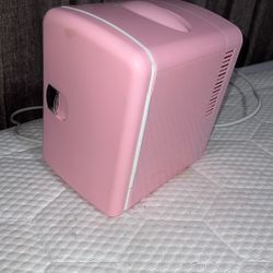 Mini Fridge!!
