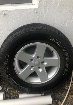 Tire  for  Jeep Wrangler size 255/75R17