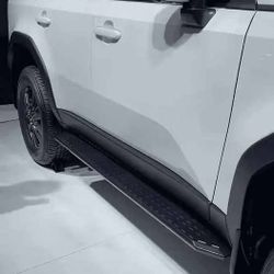 Toyota OEM 2025–2026 4Runner Running Boards / Side Steps – Like New