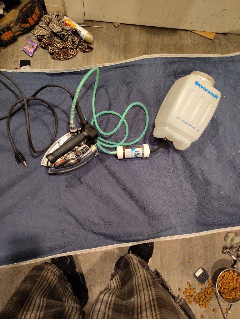 VIRTUALLY NEW INDUSTRIAL GRAVITY FED STEAM IRON