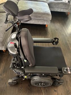 Electric wheelchair ￼