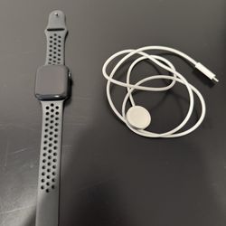 Apple Watch Series 7 Nike Edition - GPS 45mm