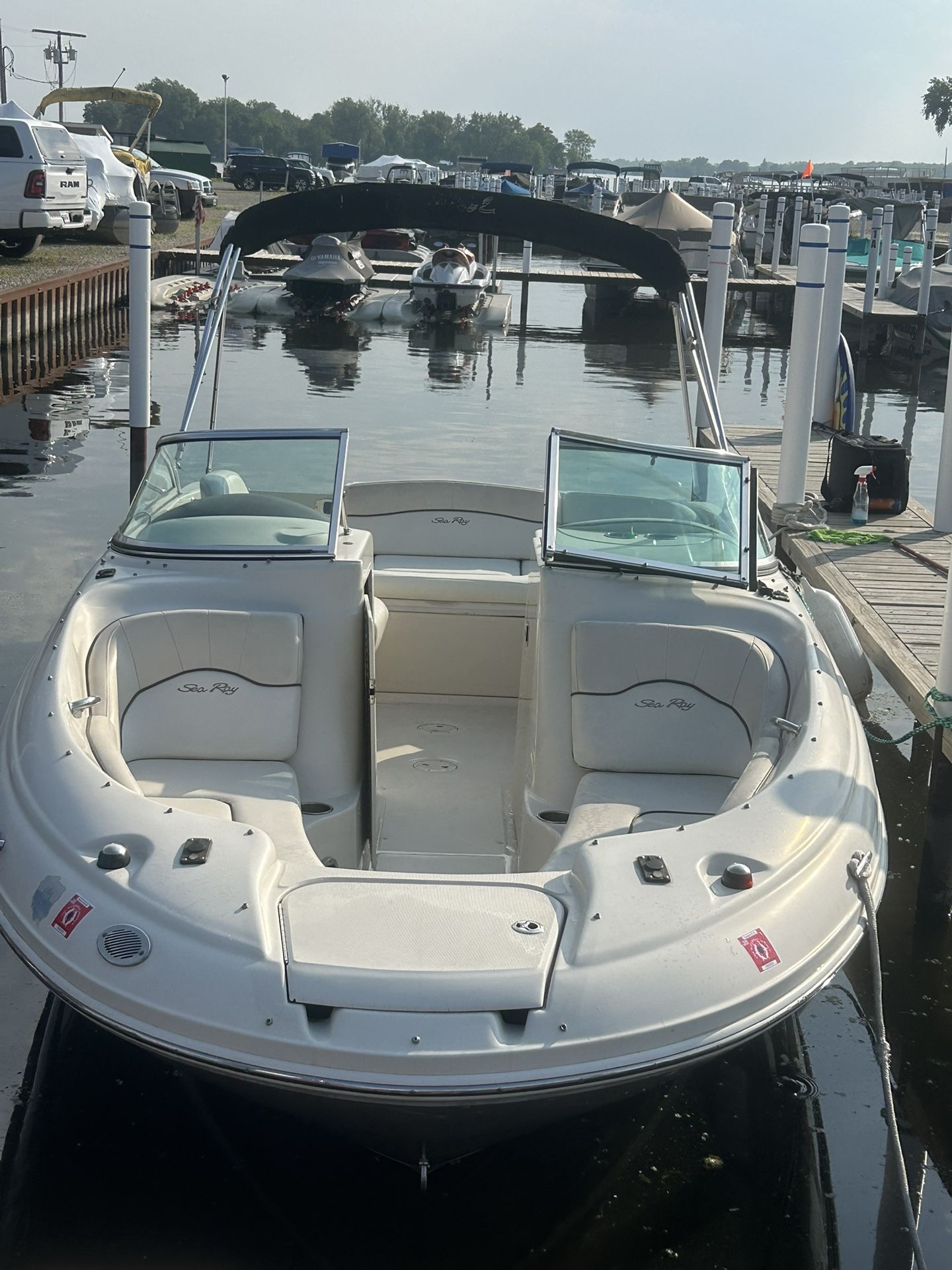 2008 Sea Ray Sundeck 200 Select