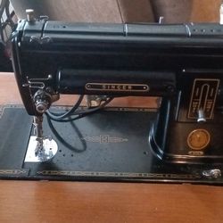 Vintage Singer 301a Sewing Machine With Built It Table And Original Accessory Z