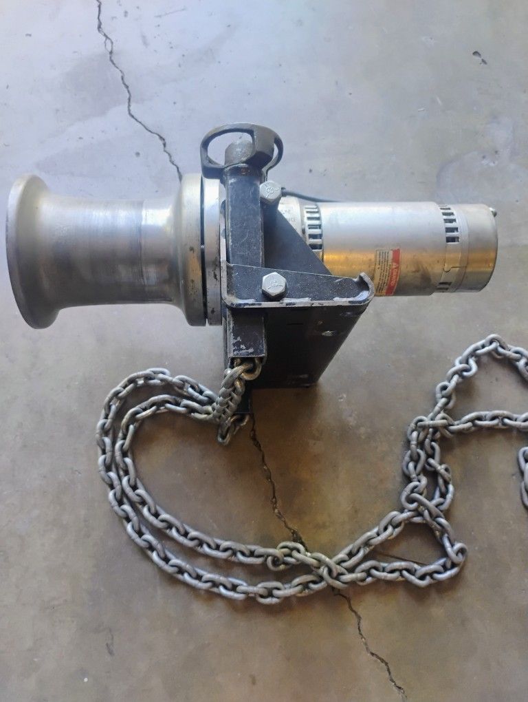 AB Chance Capstan Hoist/Winch w/mount and foot Pedel