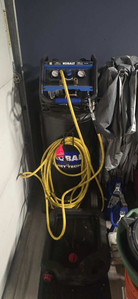 Cobalt 26 Gallon Air Compressor 150 Psi, Very Quiet Technology