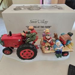 DEPARTMENT 56 CAROLING AT THE FARM CHRISTMAS 🎄 