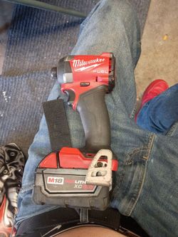 Milwaukee 3/8 impact like new