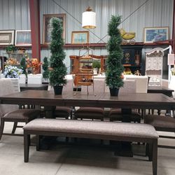 Elegant Dining Room Table Set 