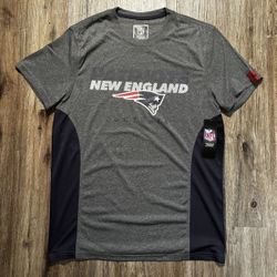 New England Patriots T-shirt Mens Small Tee Football 