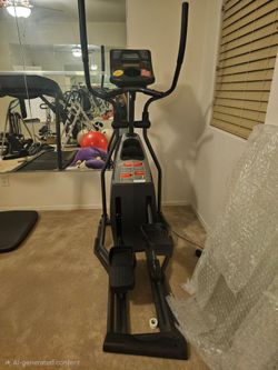 Elliptical Cross Trainer (upright handles, center console, fixed stride style) t62