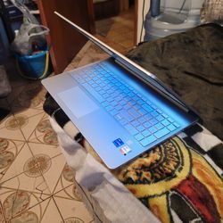 Laptop: Windows11 V-25H2, Core i7, Type C.