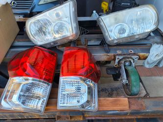 '07-'13 Toyota Tundra Headlights and Taillights
