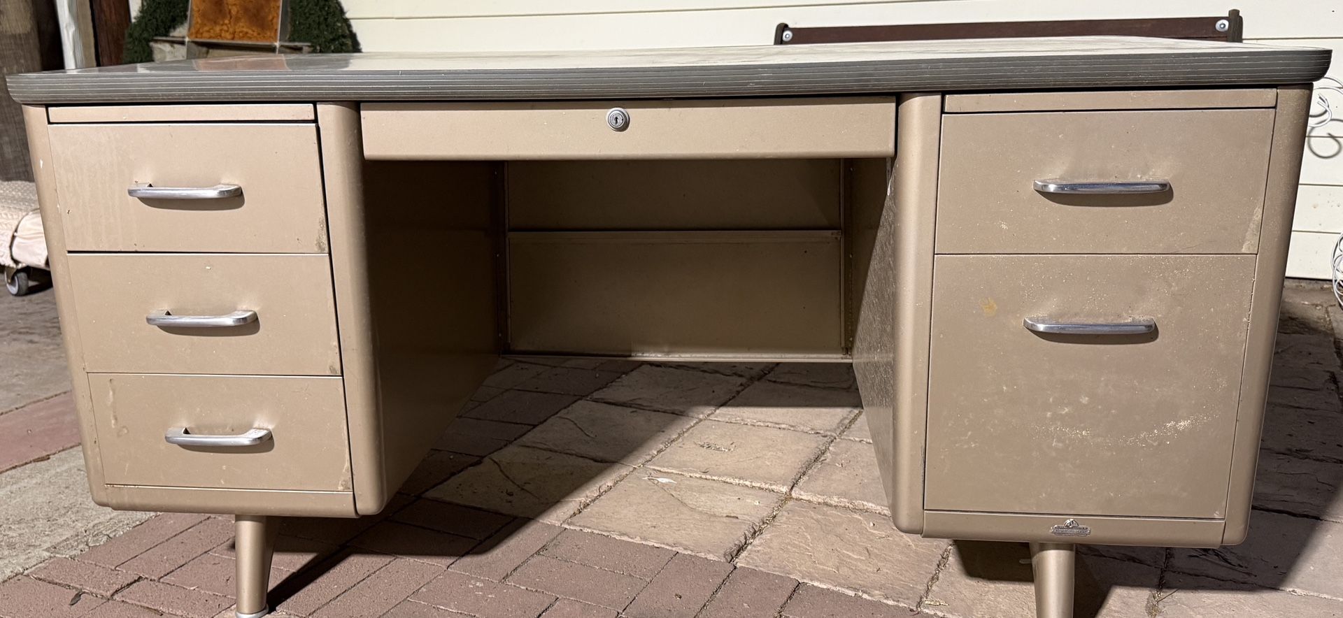 ALL-STEEL EQUIPMENT INC Desk 