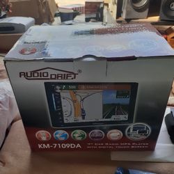  Touchscreen..CD Or Dvd  Usb..aux Bluetooth 