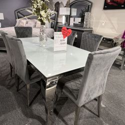 7 Pc Dining Table 🎉🎉🎉