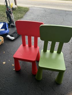 Plastic Chairs 