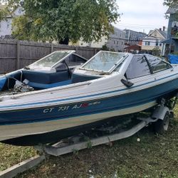 20 Foot Bayliner Capri