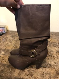 Brown boots 7.5