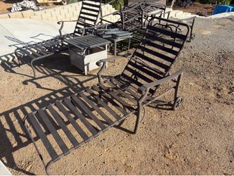 5 Pool Patio lounge chairs