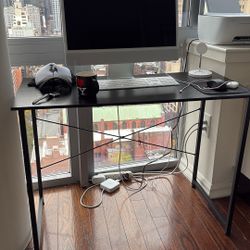 Computer table 