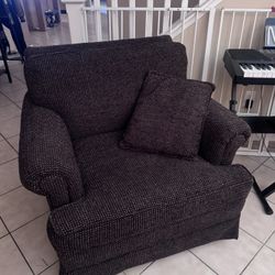 FREEE Brown Chair 