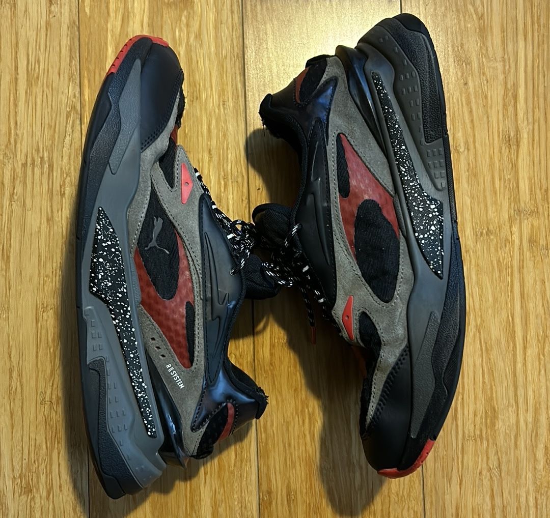 Men’s Puma sneakers