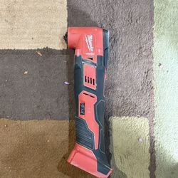 Milwaukee M18 Oscillating Saw 