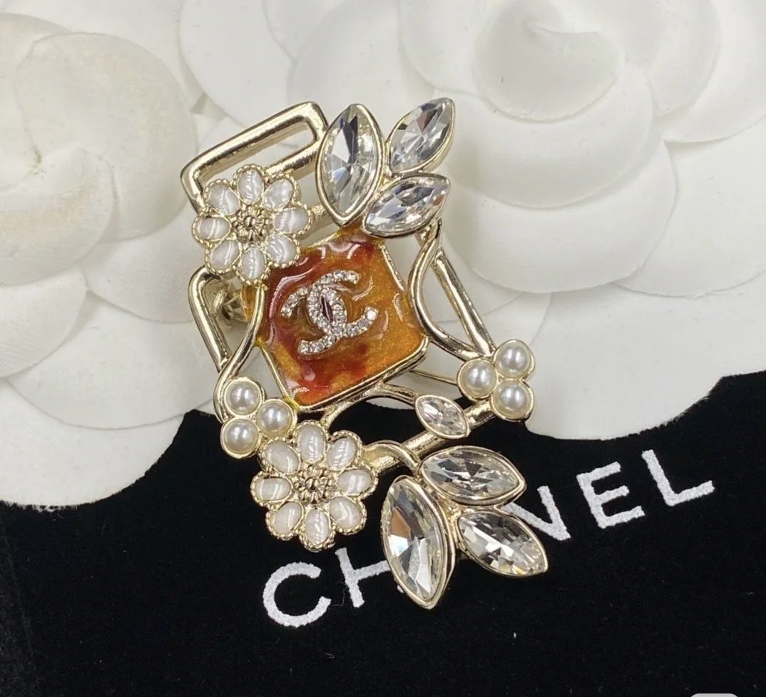 Crystal Flower Brooch With Pearls