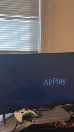 Roku TCL 32” flatscreen smart tv