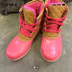 Justice Girl's Pink Duck Boot size 3