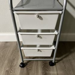 Plastic Drawers With Wheels (4)