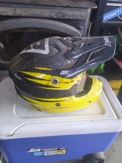 Dirt bike helmet Medium