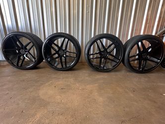 Blaque Diamond Set of 4 Gloss Black 22” Wheels with Continental Tires