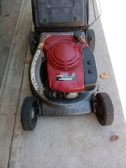 Honda HRC 216 commercial mower