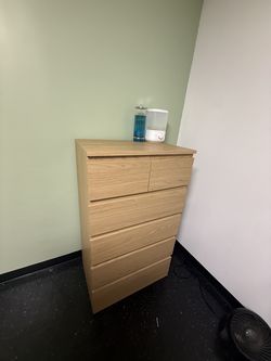IKEA dresser (like new)