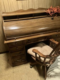 Roll top Wood Desk And Chair