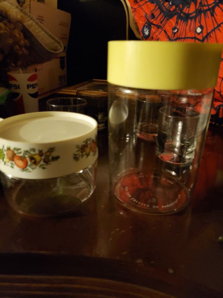 Set of 2 pyrex jars